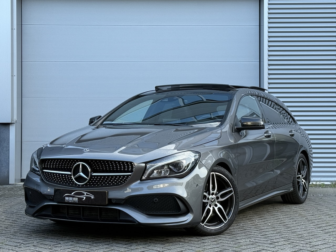 Mercedes-Benz CLA-klasse Shooting Brake - 180 Business Solution AMG Night Upgrade | Origineel NL | Panoramadak | Stoelverwarming | S - AutoWereld.nl