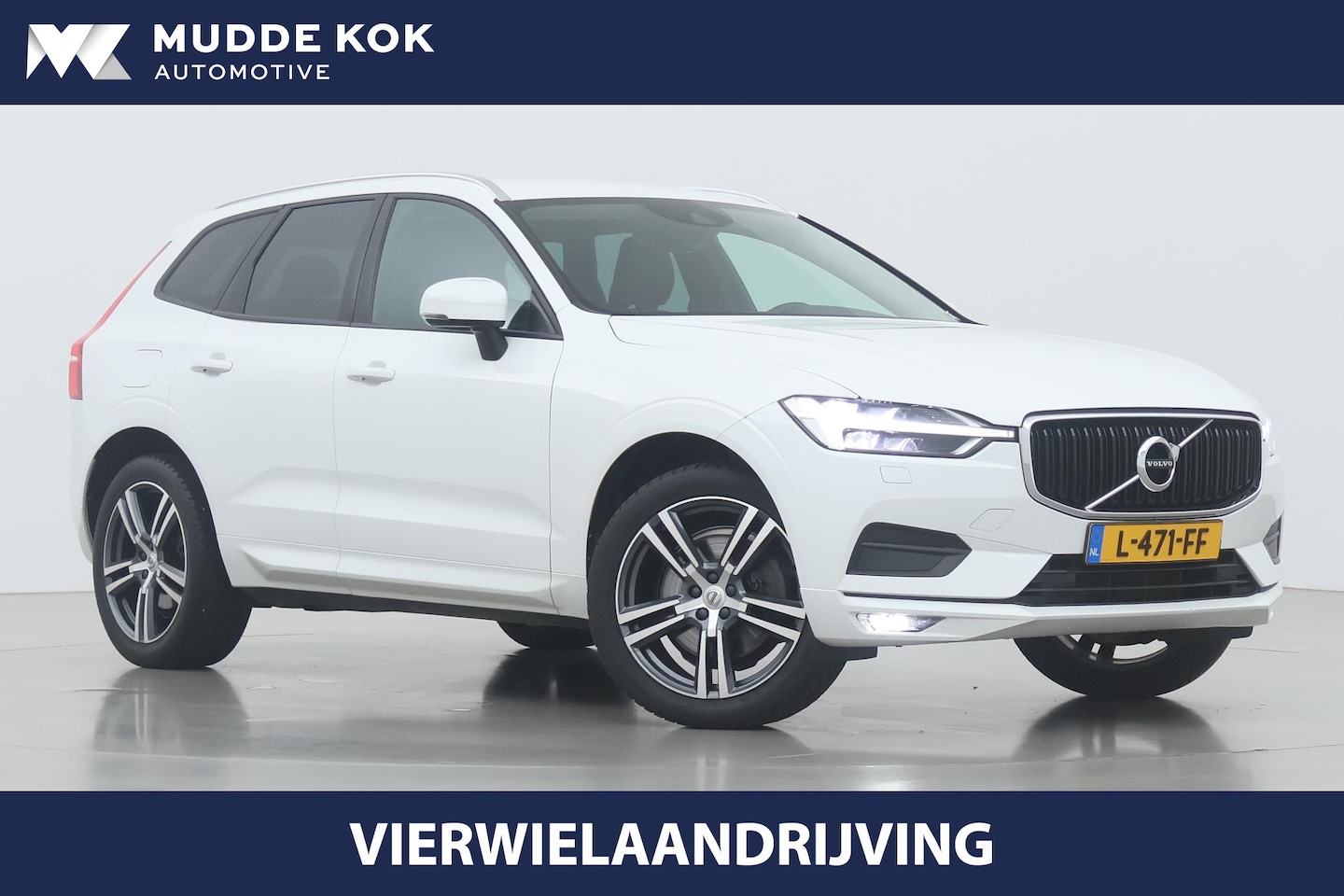 Volvo XC60 - T5 AWD Momentum | BLIS | Stoelverwarming | Apple Carplay | 20 Inch | Getint Glas - AutoWereld.nl