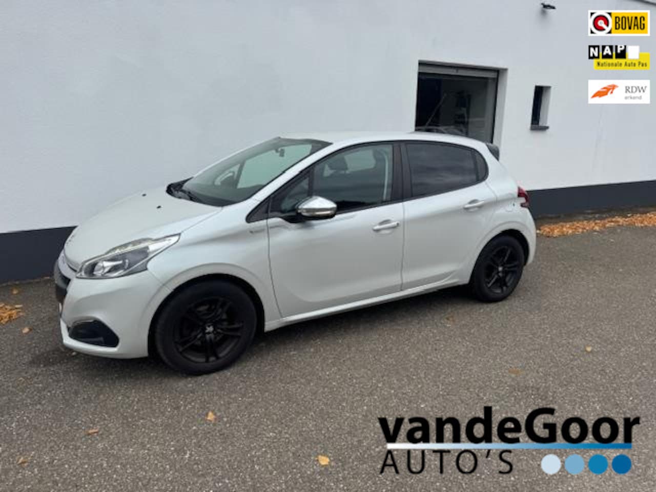 Peugeot 208 - 1.2 PureTech Urban Soul 1.2 PureTech Urban Soul, '16, nl-auto, 5-drs, nette staat ! - AutoWereld.nl