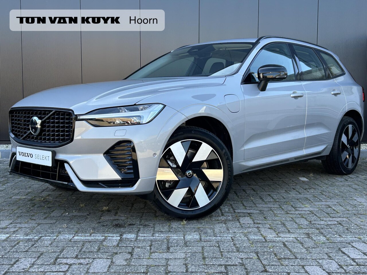 Volvo XC60 - 2.0 T6 Plug-in hybrid AWD Ultra Dark 360 Camera / Head-up display / Harman Kardon audio / - AutoWereld.nl