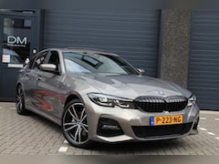 BMW 3-serie - 320e M Sport shadow line | Pano | Harman Kardon | Leder | Full Option | BTW voertuig