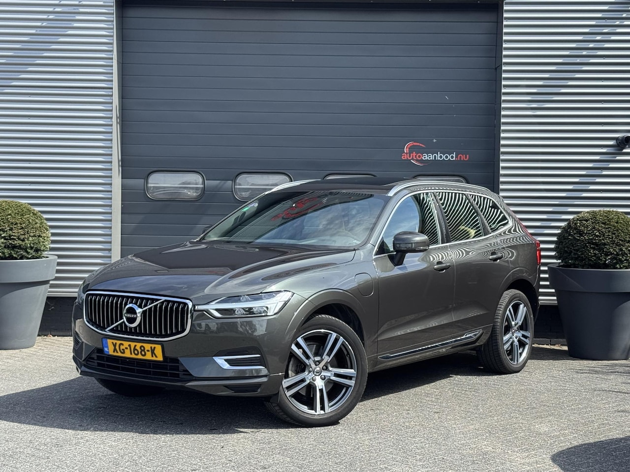 Volvo XC60 - 2.0 T8 Twin Engine AWD Inscription | Panoramadak | Camera | Stoelventilatie/Verwarming | L - AutoWereld.nl