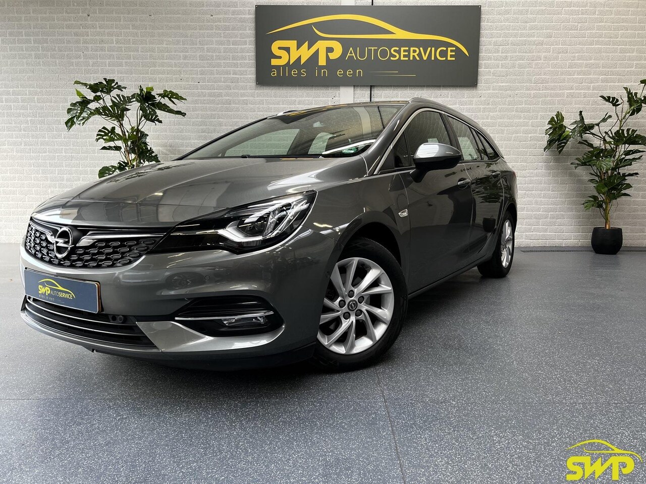 Opel Astra Sports Tourer - 1.2 Ultimate | Navi | Trekhaak | Camera | Full-led | 145pk - AutoWereld.nl
