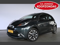 Toyota Aygo - 1.0 VVT-i x-play 5-deurs Airco Elektrisch pakket Dakdragers Achteruitrijcamera Multimedias