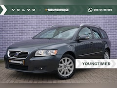 Volvo V50 - 1.8 Edition I | Koplamp sproeiers | Trekhaak | roofrails | regen sensor | climate control