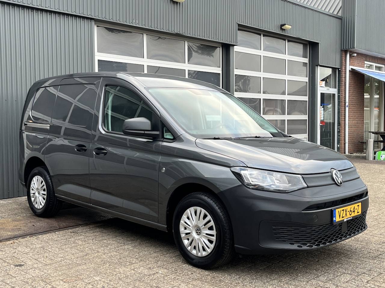 Volkswagen Caddy Cargo - 2.0 TDI Bpm vrij! 4x uit voorraad leverbaar Airco Cruise controle Stuurwielbediening telef - AutoWereld.nl