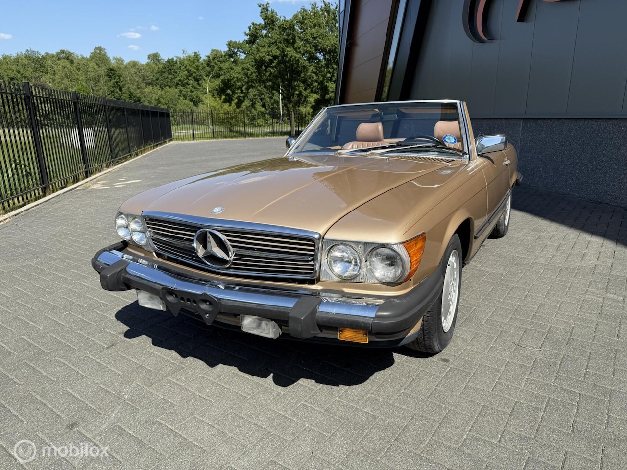 Mercedes-Benz SL-klasse Cabrio - 560SL W107 - AutoWereld.nl