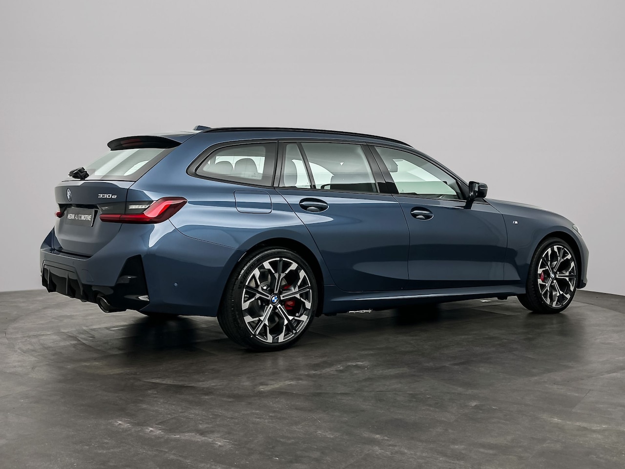 BMW 3-serie Touring - 330e M-Sport Pro | Trekhaak | Glazen Panoramadak | Innovation Pack - AutoWereld.nl