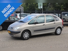 Citroën Xsara Picasso - 1.8i-16V Différence 2