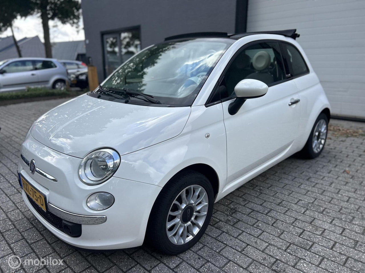 Fiat 500 - 1.2 Lounge / Cabrio / Airco / Nieuwe APK / sensoren - AutoWereld.nl