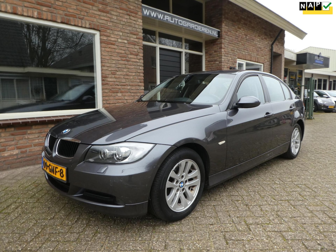 BMW 3-serie - 316i Business Line Navi - AutoWereld.nl