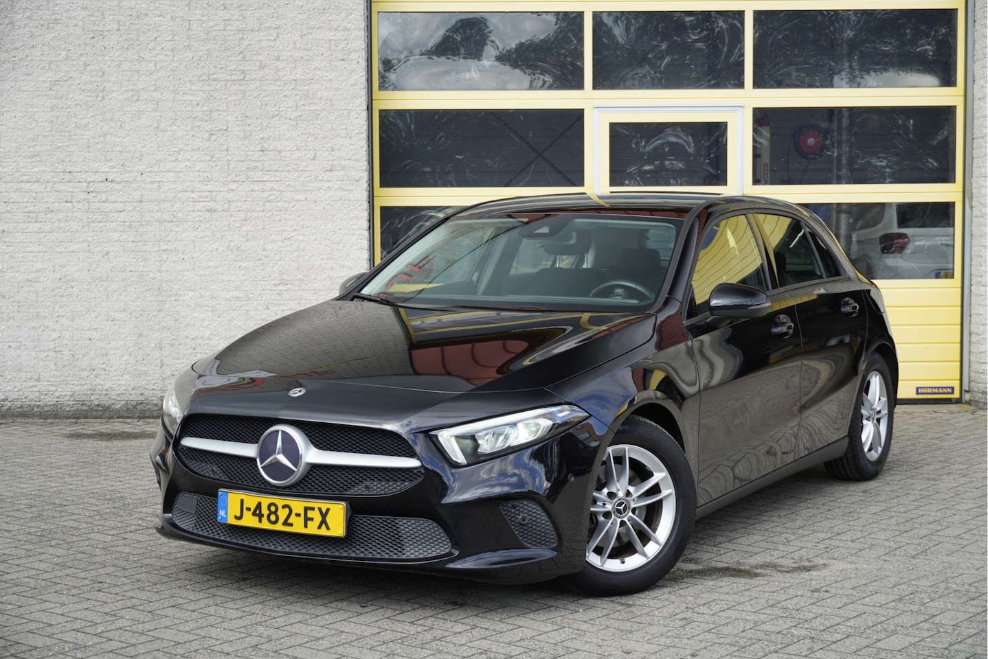 Mercedes-Benz A-klasse - 180 Automaat! 5drs Business Solution BJ2020 Lmv 16" | Led | Pdc | Navi | Achteruitrijcamer - AutoWereld.nl