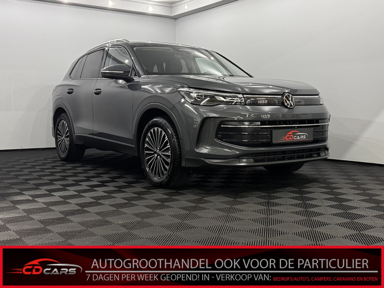 Volkswagen Tiguan - 1.5 eTSI Life Edition Half leder, Camera, Navi, Winterpakket, Keyless start, Cruise contro - AutoWereld.nl