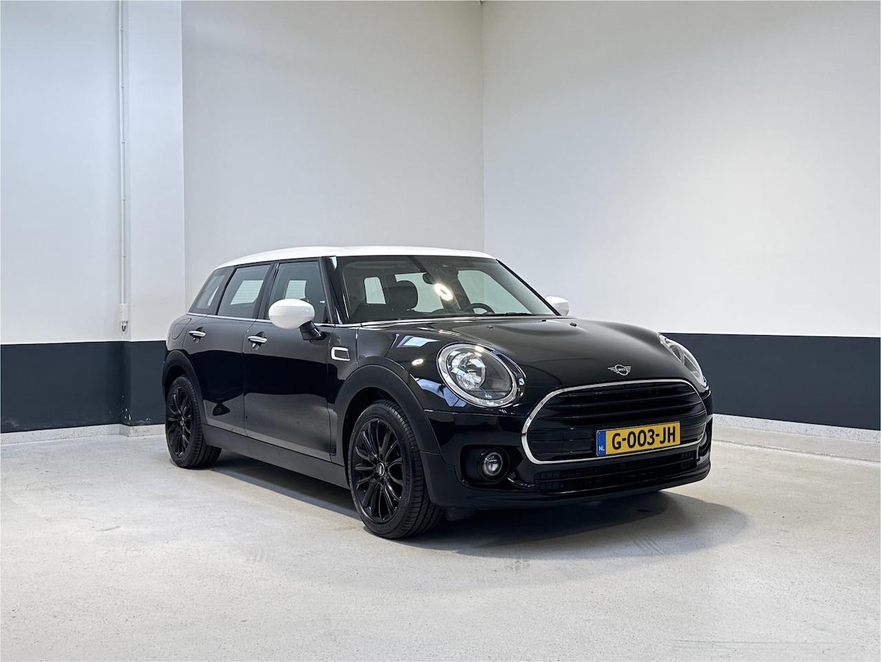 MINI Clubman - 1.5 Cooper Business Edition | Navigatie | NL | 2 Eig | Clima | - AutoWereld.nl