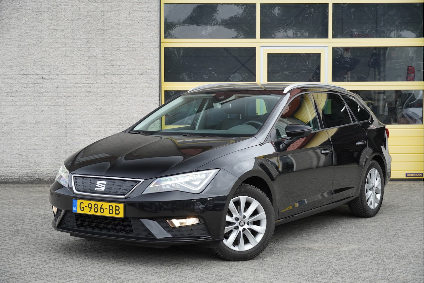 SEAT Leon ST - 1.0 EcoTSI Style Business Intense BJ2019 Lmv 16" | Led V+A | Pdc | Navi | Keyless entry | - AutoWereld.nl
