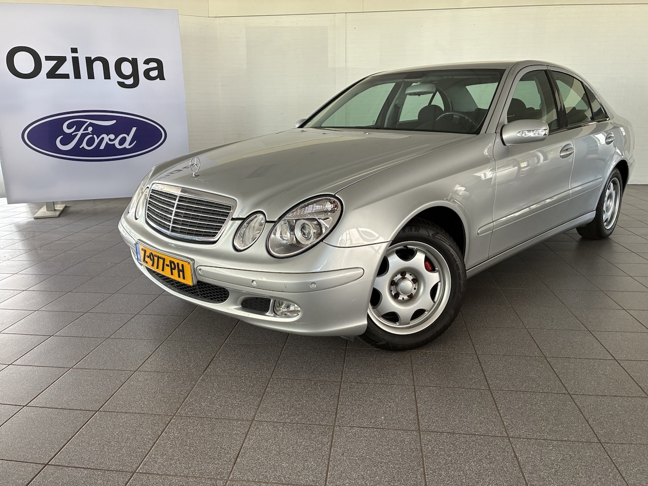 Mercedes-Benz E-klasse - 240 Classic Automaat Youngtimer 148.000km!!!! - AutoWereld.nl