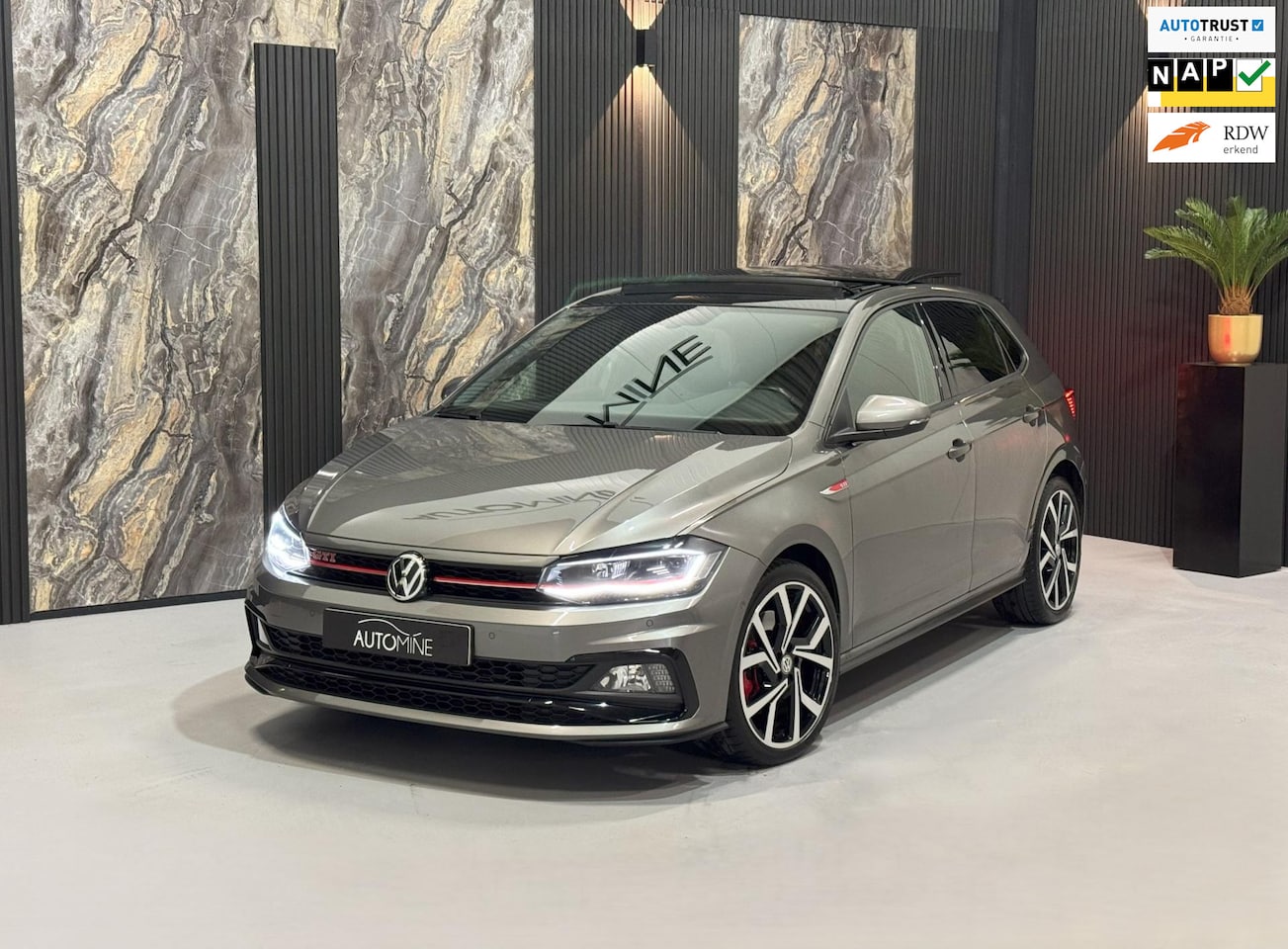 Volkswagen Polo - 2.0 TSI GTI|PANO|KEYLESS|ALCANTARA|BOMVOL - AutoWereld.nl
