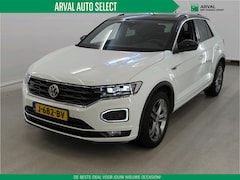 Volkswagen T-Roc - 1.5 TSI 150pk Sport Business R Line exterieur| Navi | CarPlay | 18" Velgen | LED | Parkeer