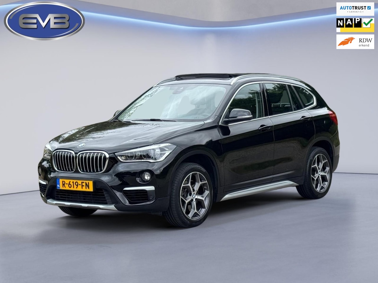 BMW X1 - sDrive20i High Executive SDrive20i 192 pk High Executive, panoramadak, trekhaak, 1/2 lederen sportinterieur - AutoWereld.nl