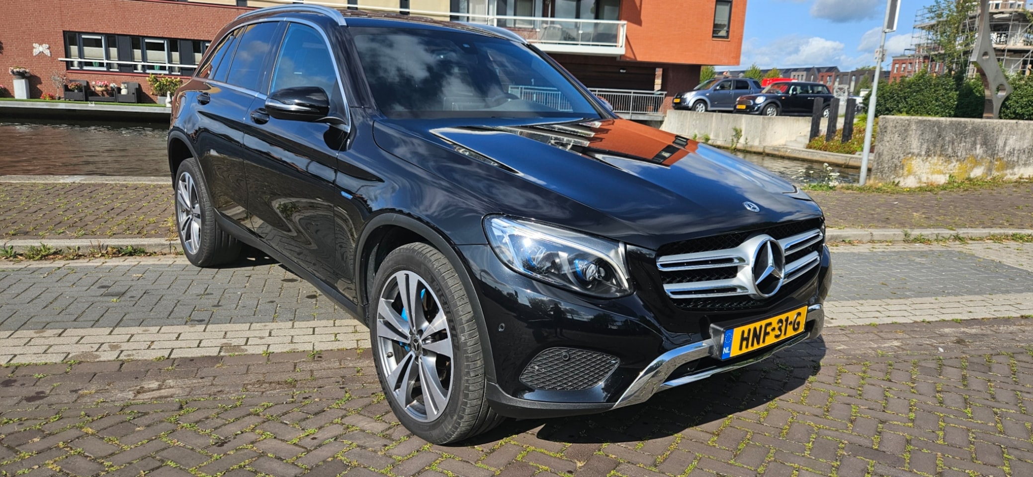 Mercedes-Benz GLC-klasse - 350e 4MATIC 325PK 20inch Carplay Camera Stoelverwarming Sfeerverlichting Luxe pakket - AutoWereld.nl