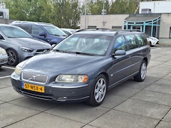 Volvo V70 - €2500, -2.5T AWD Ocean Race Vol Trekhaak Navi