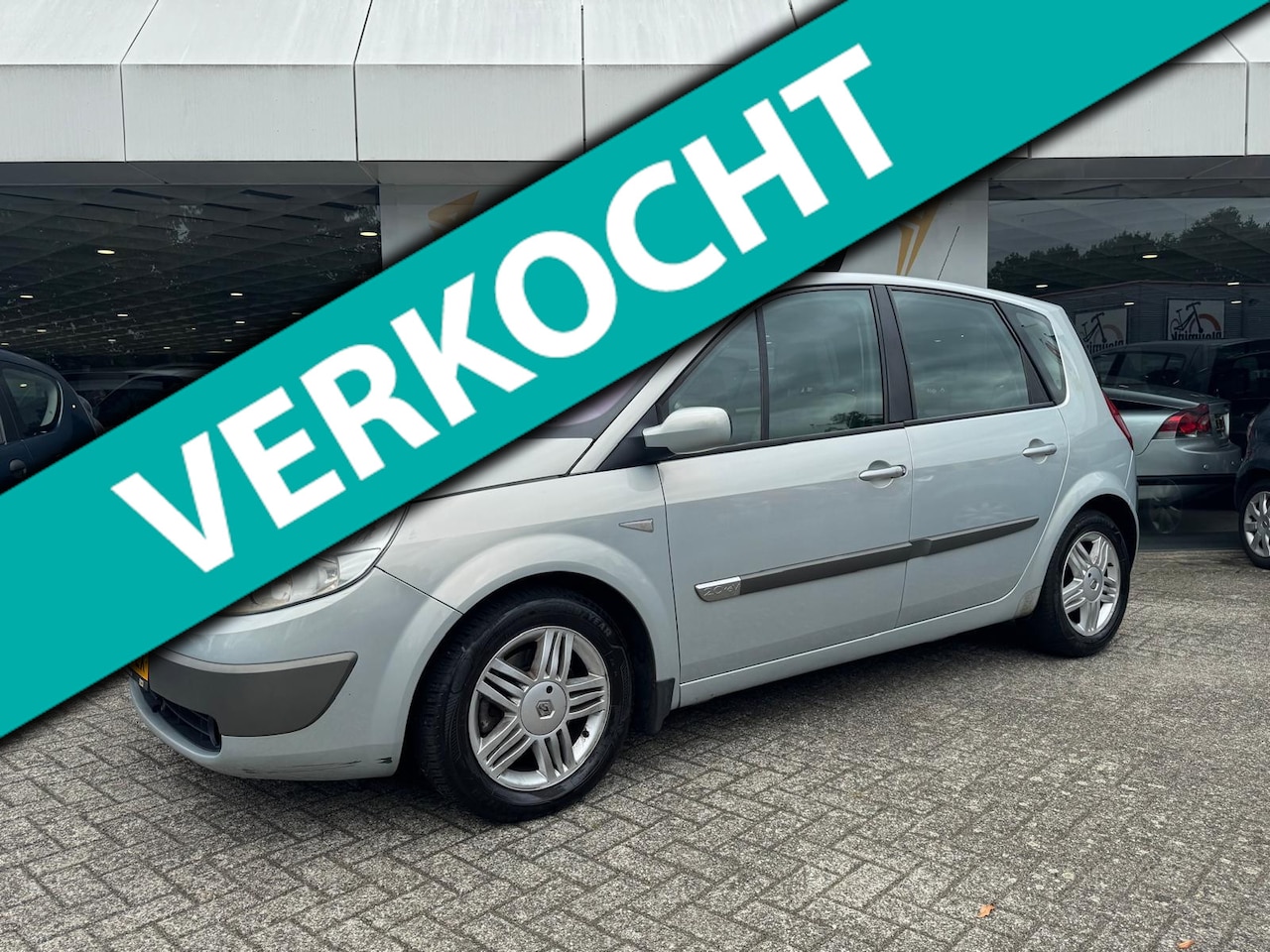 Renault Scénic - 2.0-16V Privilège Comfort 2.0-16V Privilège Comfort - AutoWereld.nl