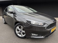 Ford Focus - 1.0 Titanium Edition // Nieuwe distributie + grote beurt //
