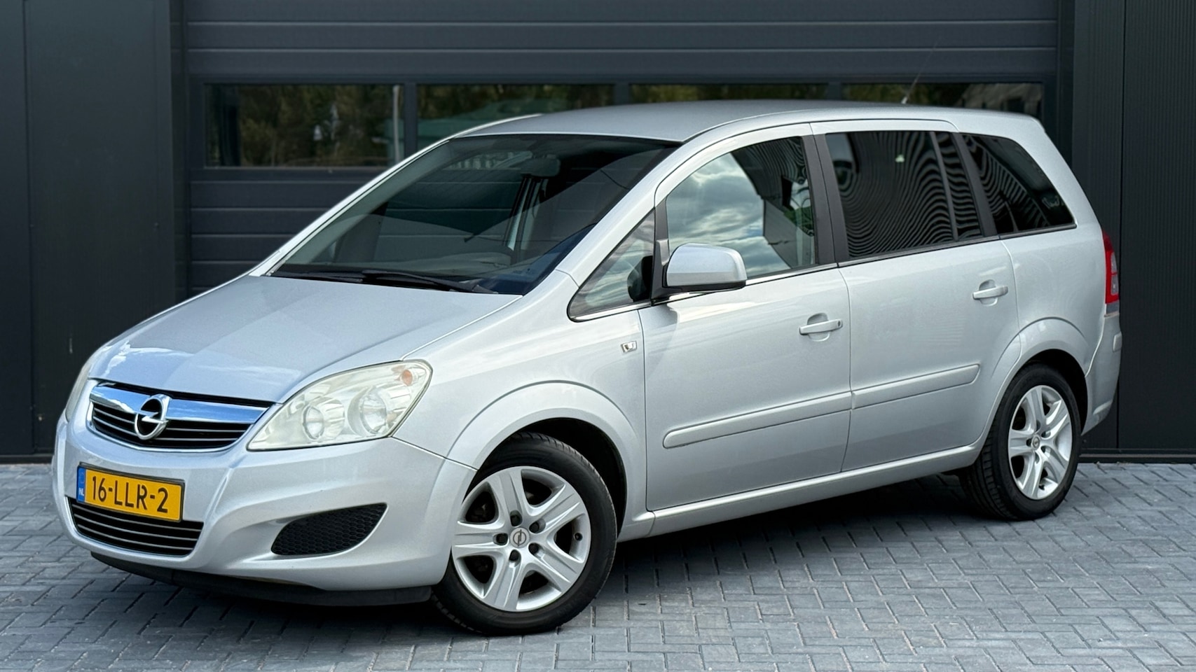 Opel Zafira - 1.6 111 years Edition Airco|7 Persoons - AutoWereld.nl