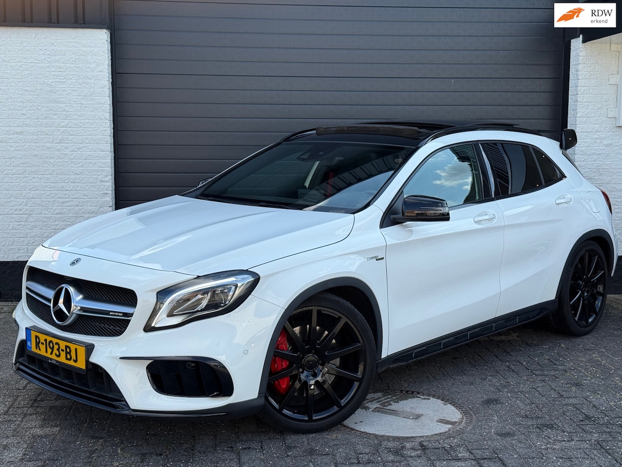Mercedes-Benz GLA-Klasse - AMG 45 4MATIC Premium Plus|381 pk|Pano|Dealeronderhouden|Facelift - AutoWereld.nl
