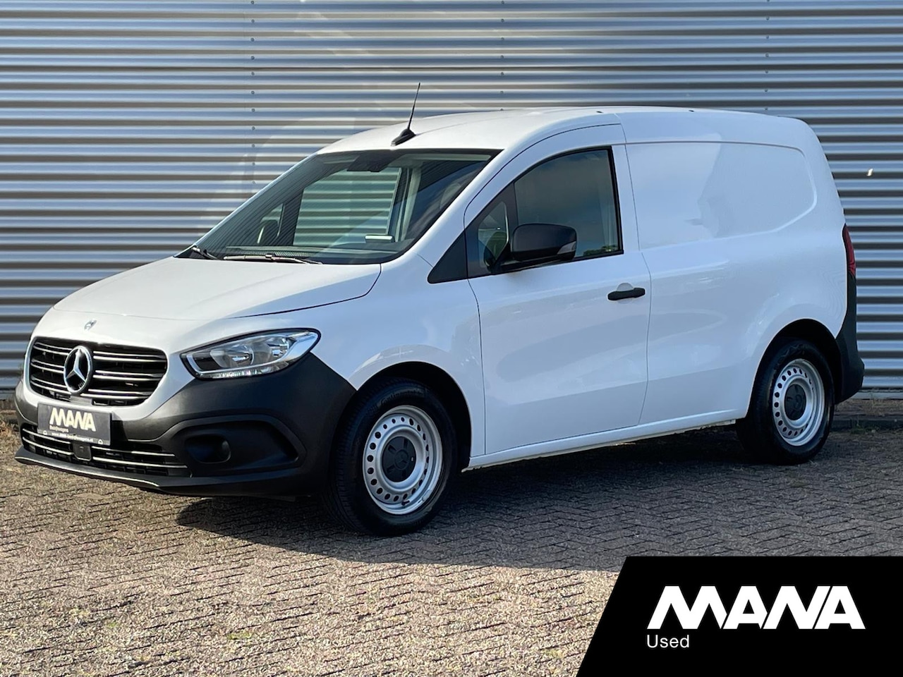 Mercedes-Benz Citan - 110CDI L1 PRO Automaat Carplay Camera Trekhaak Luxe stuur Touchscreen - AutoWereld.nl