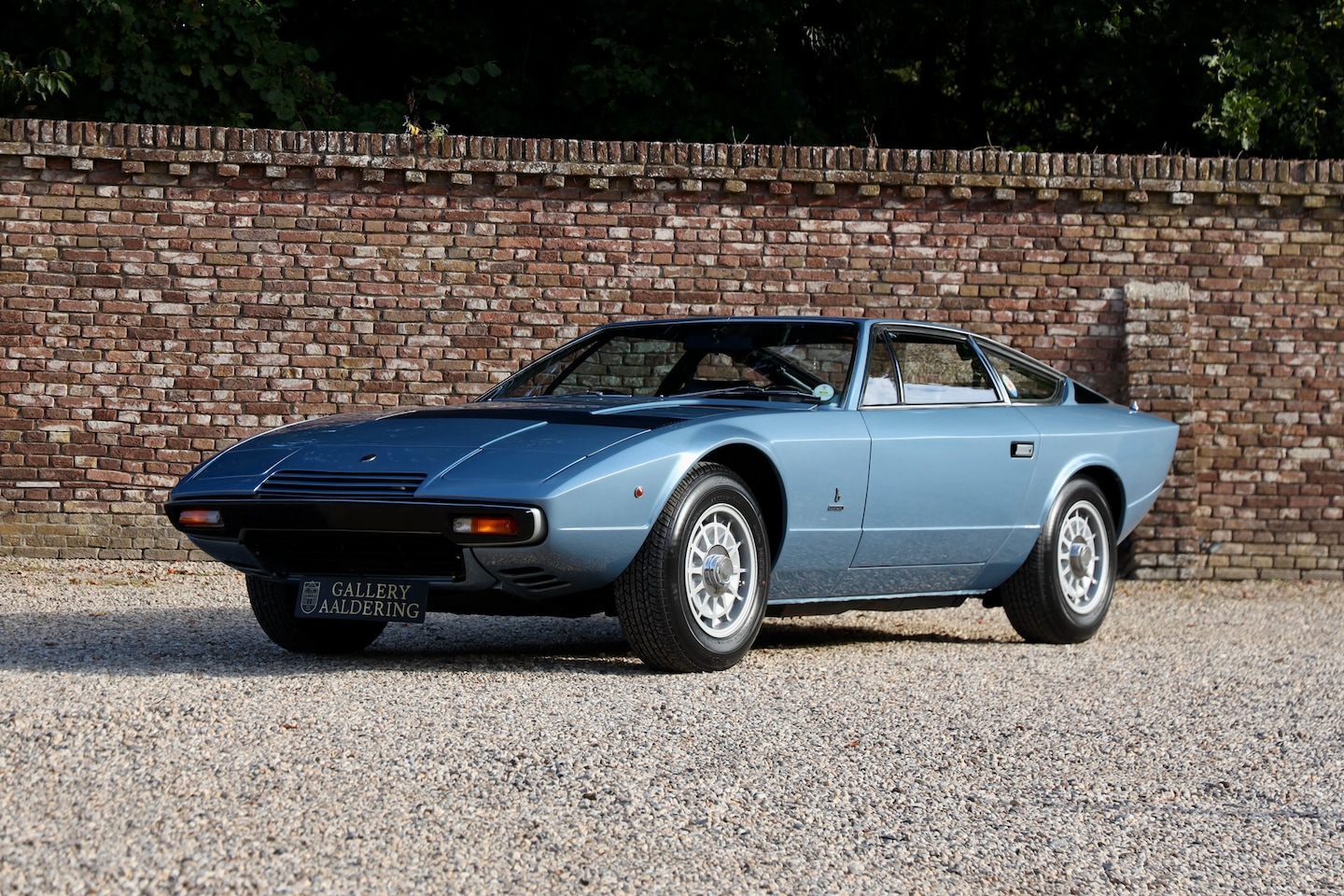 Maserati Khamsin - "Matching Numbers" In the shade of Celeste Chiaro with black Connolly leather interior, A - AutoWereld.nl