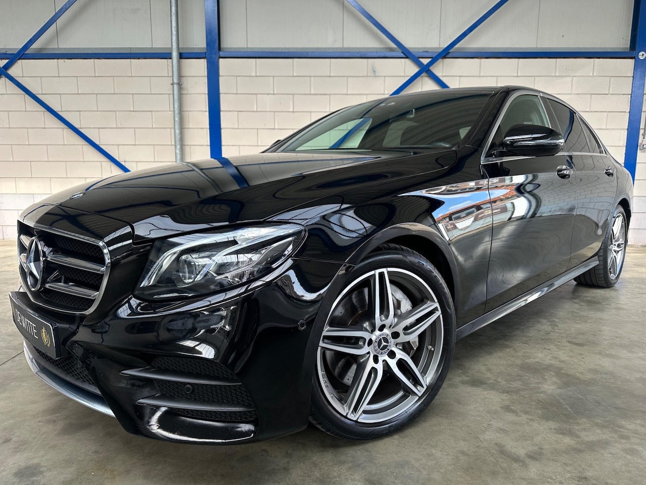 Mercedes-Benz E-klasse - Mercedes Benz E300 Amg CAMERA|NAVI|TREKHAAK|STOELVERWARMING - AutoWereld.nl