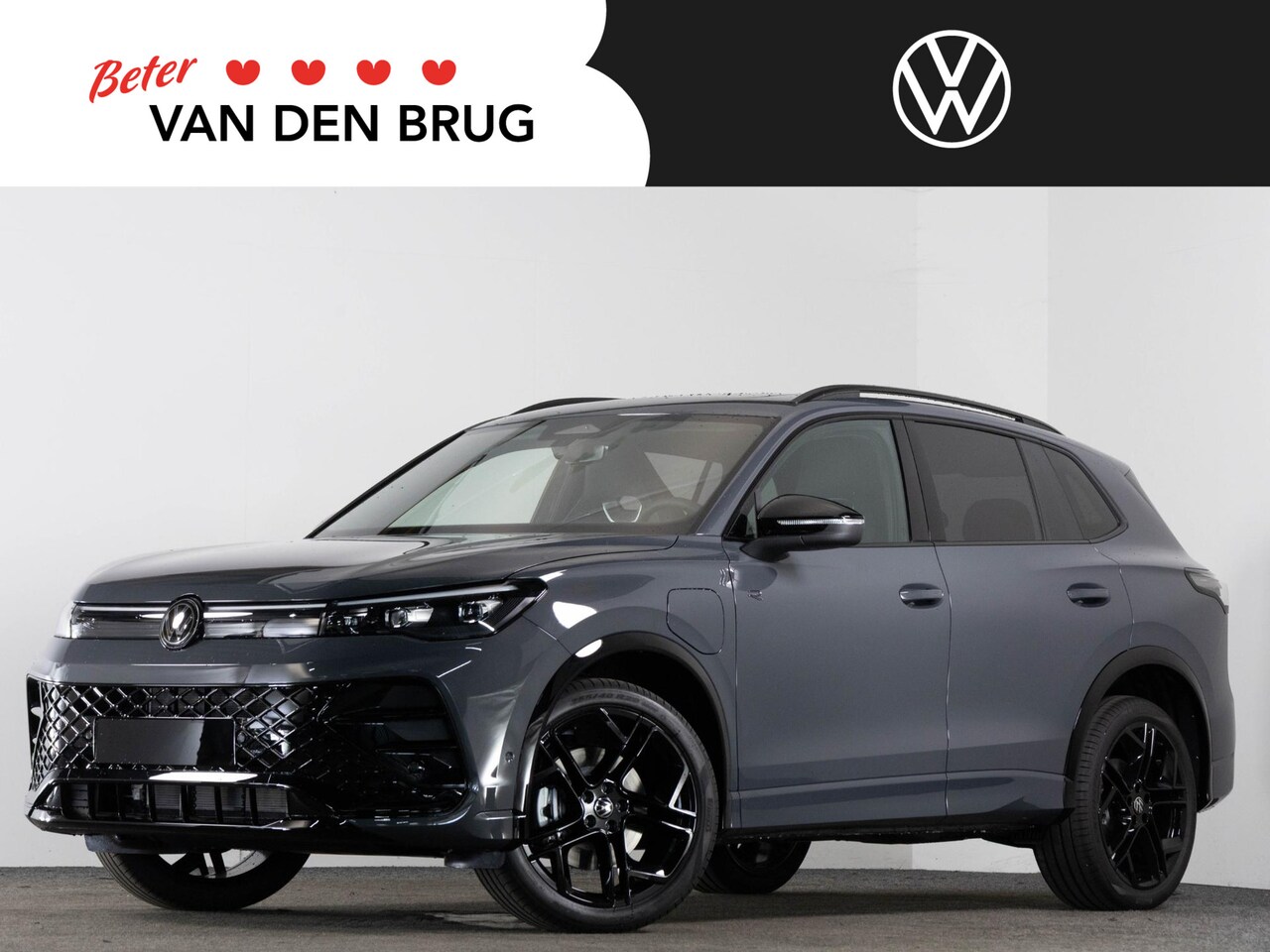 Volkswagen Tiguan - R-Line Edition 1.5 eHybrid 272 PK | Trekhaak | Black Style | Stuur & Stoelverwarming | - AutoWereld.nl