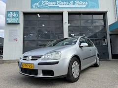 Volkswagen Golf - 1.6 FSI Trendline