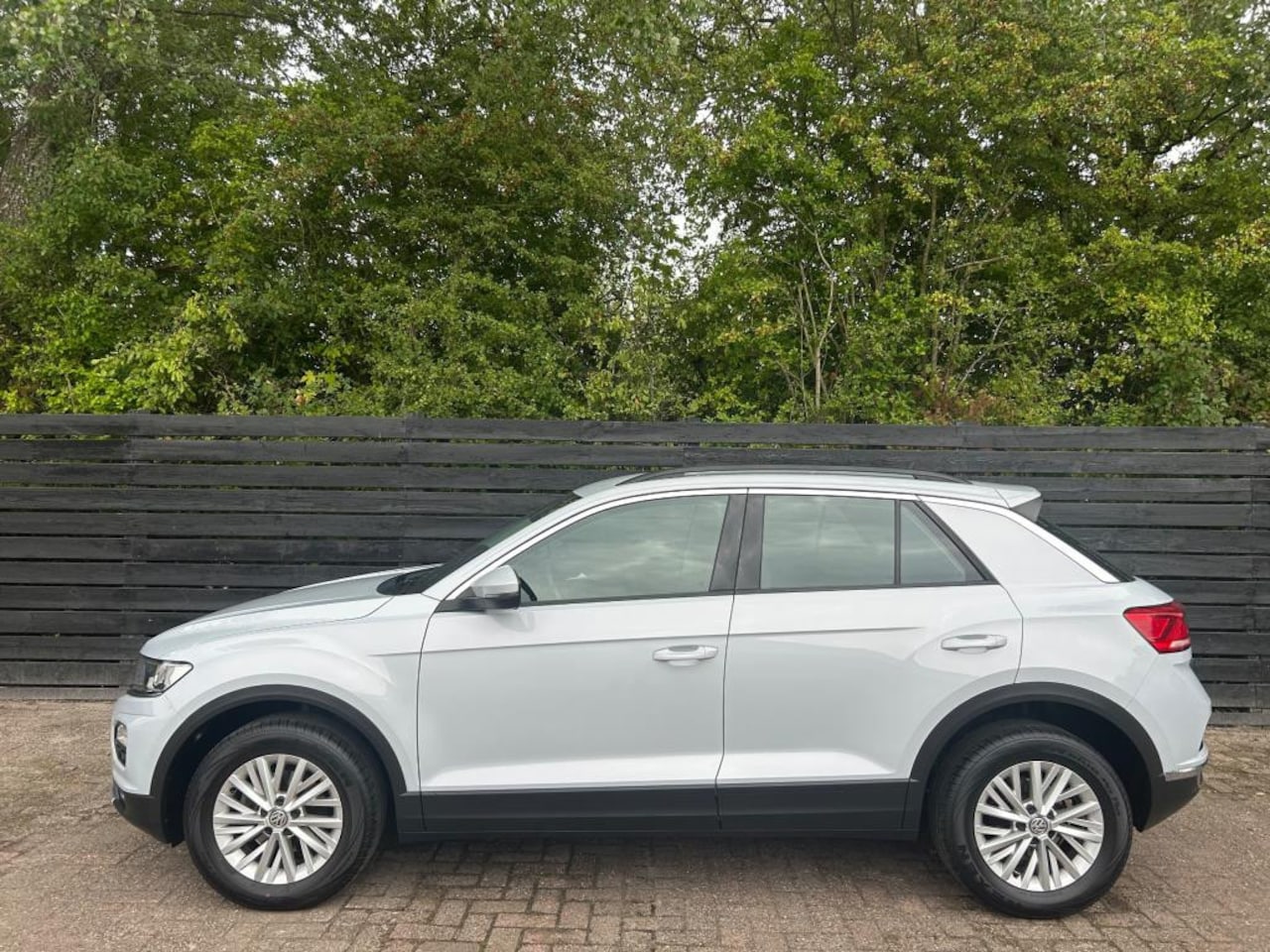 Volkswagen T-Roc - 1.0 TSI Sport White Silver! - AutoWereld.nl