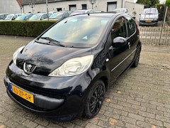 Peugeot 107 - 1.0-12V XS 5 DEURS AIRCO