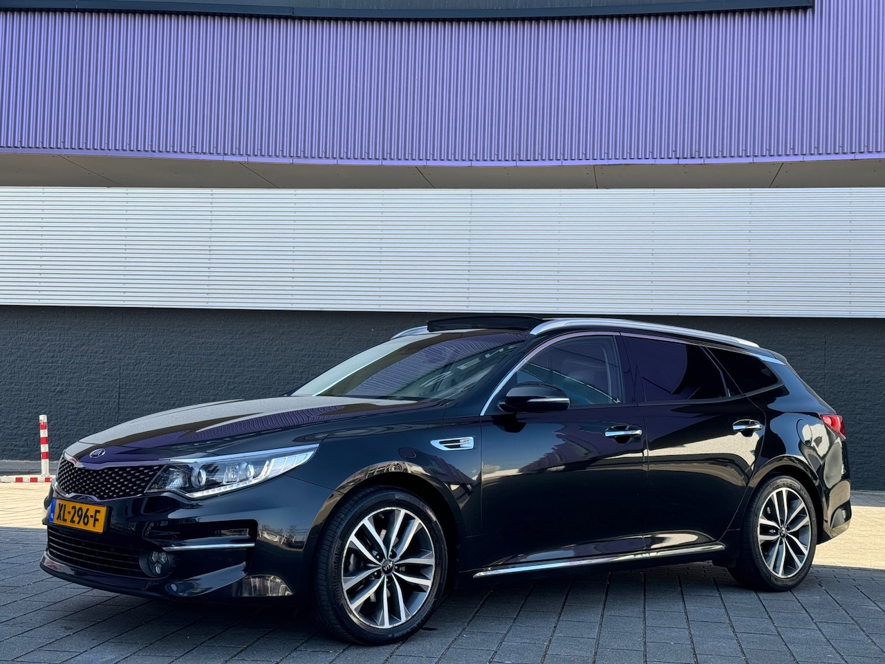 Kia Optima Sportswagon - 1.7 CRDi DynamicLine AUTOMAAT/PANO - AutoWereld.nl