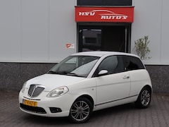 Lancia Y(psilon) - Ypsilon 1.4-16V Platino airco org NL