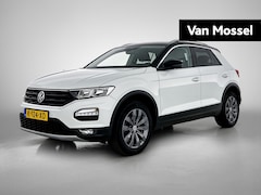 Volkswagen T-Roc - 1.5 TSI Style Business 150 PK | Automaat | Navigatie | Parkeersensoren | Stoelverwarming |