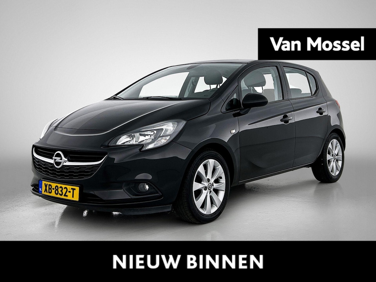 Opel Corsa - 1.4 Favourite | NAVIGATIE | PARKEERSENSOREN | BLUETOOTH | AIRCO | - AutoWereld.nl