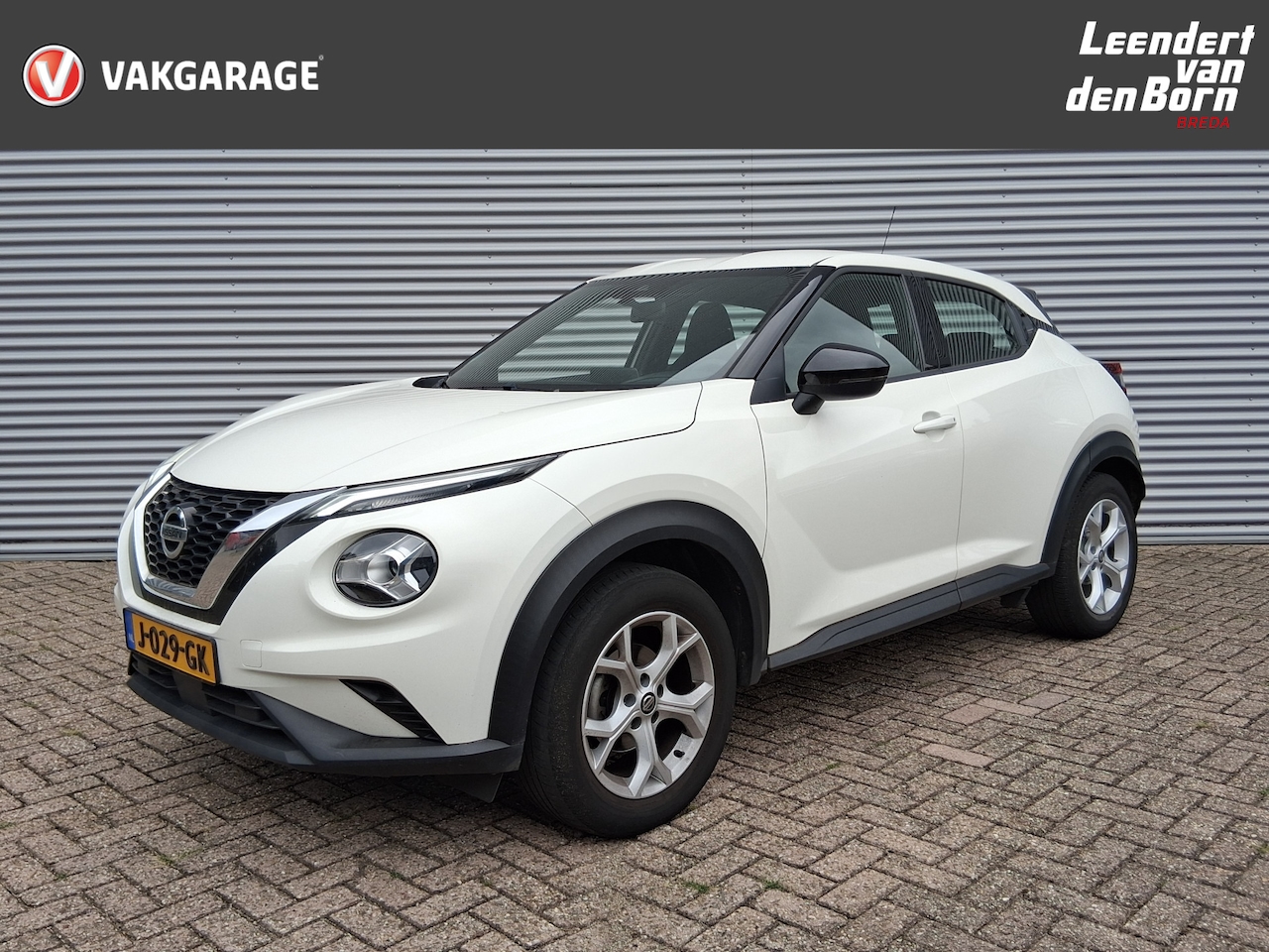 Nissan Juke - 1.0 DIG-T Acenta | Apple Carplay/Android Auto | Camera | PDC | ECC | Stoelverwarming - AutoWereld.nl