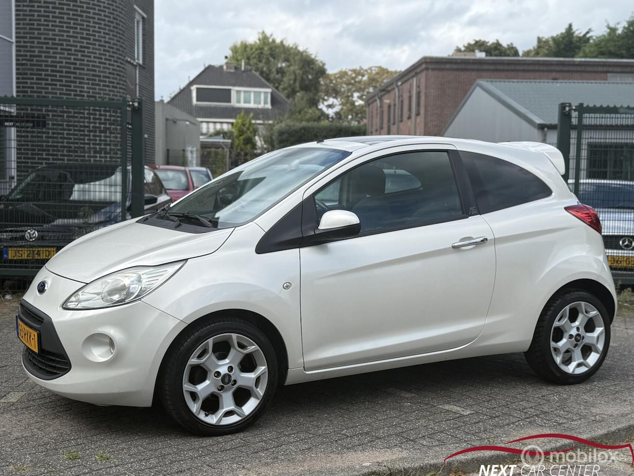 Ford Ka - 1.2 Metal / Panoramisch dak AIRCO - AutoWereld.nl