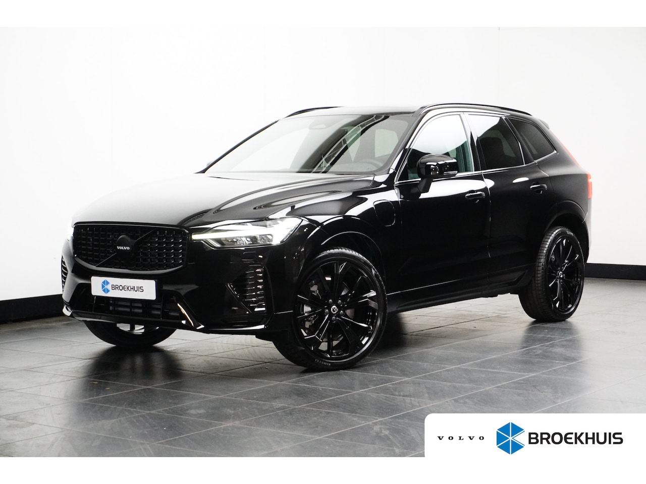 Volvo XC60 - Black Edition |  trekhaak | Keyless entry | Stoel + Stuurverwarming | - AutoWereld.nl
