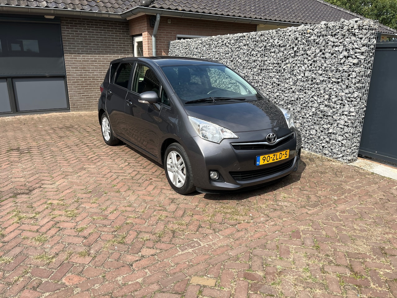 Toyota Verso S - 1.3 VVT-i Dynamic 1.3 VVT-i Dynamic - AutoWereld.nl