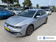 Volkswagen Golf - Life | Trekhaak | Parkeersensoren |