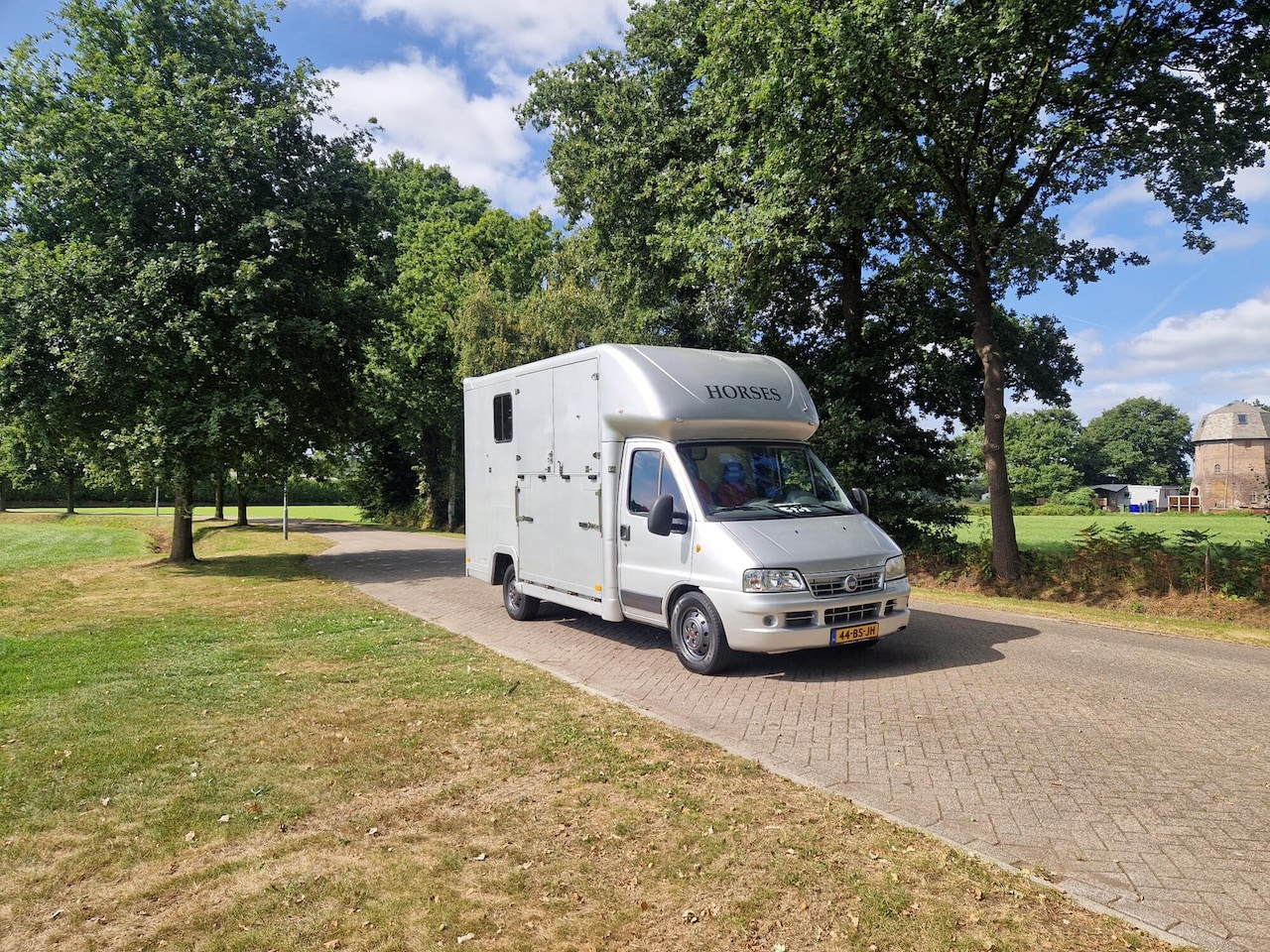 Fiat Ducato - Fiat Ducato paardenwagen voor 2 paarden met alle gemakken. - AutoWereld.nl