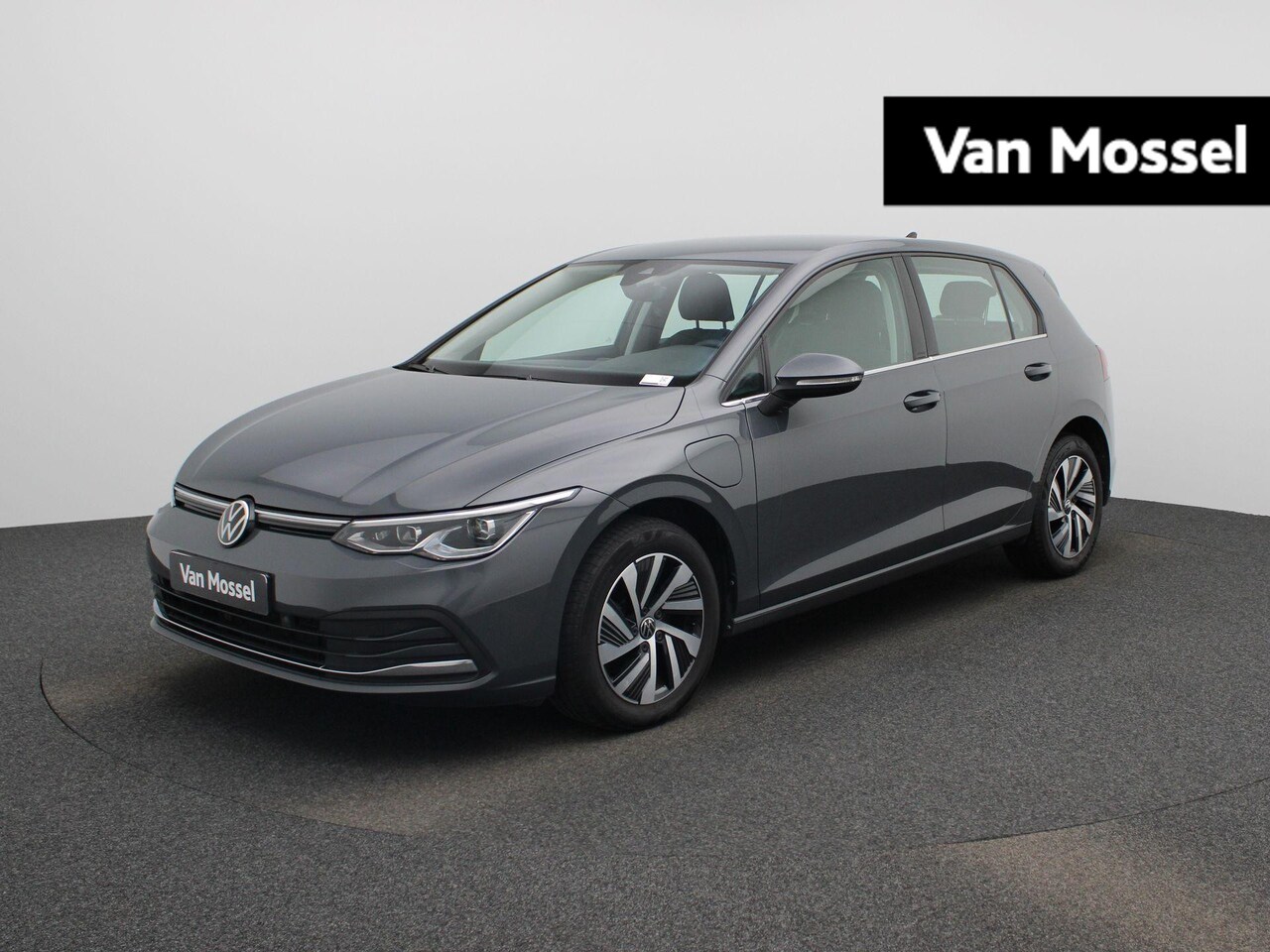 Volkswagen Golf - 1.4 eHybrid Style | Automaat | Plug-In Hybrid | Ergo Stoelen | Parkeersensoren | Navigatie - AutoWereld.nl
