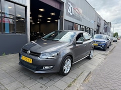 Volkswagen Polo - 1.4-16V Highline