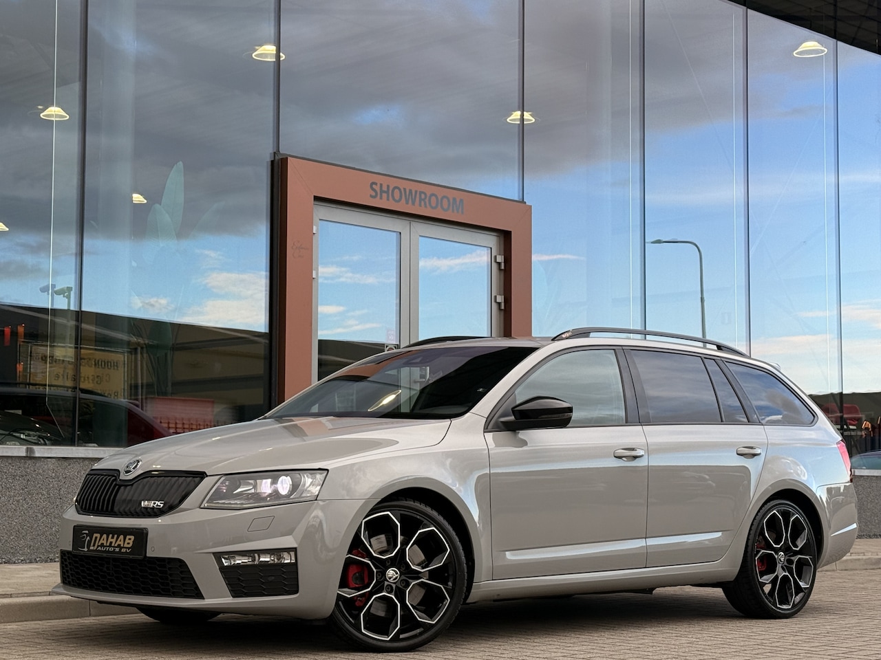 Skoda Octavia - 2.0 TSI RS 230 PK | Leder | Canton Audio | Navi |Stoelverwarming | - AutoWereld.nl