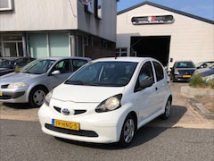 Toyota Aygo - 1.0-12V Airco 5 Deurs. Inclusief nieuwe Apk keuring bij aankoop